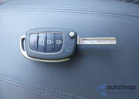 2018 Hyundai Santa Fe Sport 2.4L из США, поврежденный, VIN 5NMZT3LB1JH078138